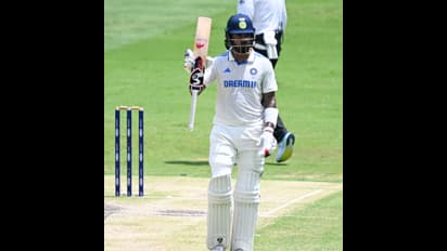 இருந்த ஒரு நம்பிக்கையும் போச்சு; சதத்தை தவறவிட்ட கே.எல்.ராகுல்; ஃபாலோ ஆன் தவிர்க்க இந்தியா போராட்டம்! 