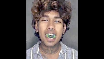 நாக்கை இரண்டாக பிளந்து டாட்டூ குத்தினால் இவ்வளவு ஆபத்துகளா?; எச்சரிக்கும் மருத்துவர்கள்!