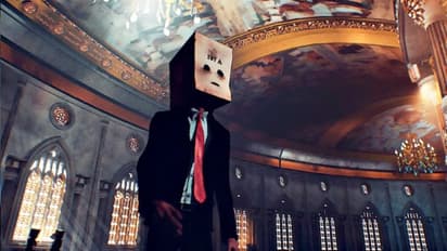 പരസ്പര വ്യത്യാസം മറയ്ക്കാൻ കടലാസ് പേപ്പർ ബാഗ് മുഖത്തണിഞ്ഞ മനുഷ്യർ: ശ്രദ്ധേയമായി 'ഷിർക്കോവ'