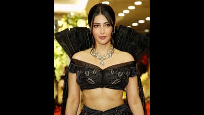 லிவிங் டூ கெதர் ஓகே பட் கல்யாணம் வேண்டாம்! அப்பா கமல்ஹாசனையே மிஞ்சிவிட்டாரா மகள் ஸ்ருதி!