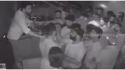 ബാറിലെ ഏറ്റുമുട്ടലിന് പിന്നാലെ ഓം പ്രകാശിൻ്റെ കൂട്ടാളിയെ വണ്ടിയിടിച്ചു; അപകടം പൊലീസിന് മുന്നിൽ ഹാജരാകാനിരിക്കെ