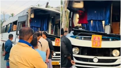 ശബരിമല തീർത്ഥാടകർ സഞ്ചരിച്ച ബസ് പിക്കപ്പ് ലോറിയുമായി ഇടിച്ച് അപകടം; 10 പേര്‍ക്ക് പരിക്കേറ്റു