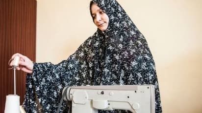 తెలంగాణ మహిళలకు ఫ్రీగా కుట్టుమిషన్లు ... ఎలా పొందాలో తెలుసా? 