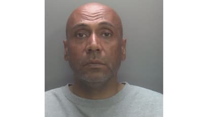 സ്വത്തിന്റെ പേരിൽ സ്വന്തം വീടിനുള്ളിൽ വെച്ച് അമ്മയെ കൊന്ന കേസിൽ ഇന്ത്യൻ വംശജന് യുകെയിൽ ജീവപര്യന്തം തടവ് ശിക്ഷ