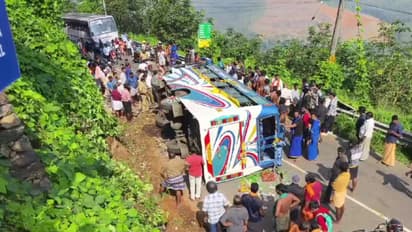 ഇടുക്കിയിൽ ശബരിമല തീര്ത്ഥാടകര് സഞ്ചരിച്ച ബസ് നിയന്ത്രണം വിട്ട് റോഡിൽ മറിഞ്ഞു; ആറു പേര്ക്ക് പരിക്ക്