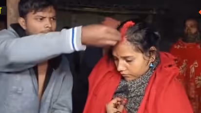 Hum Dil De Chuke Sanam in real life? Bihar man gets wife married to her lover, video goes viral (WATCH)