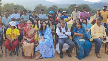 ಈಶ ಫೌಂಡೇಶನ್ ಮೈದಾನದಲ್ಲಿ ಗ್ರಾಮೋತ್ಸವದಲ್ಲಿ ಪಾಲ್ಗೊಂಡ ನಟಿ ಶ್ರೀನಿಧಿ ಶೆಟ್ಟಿ