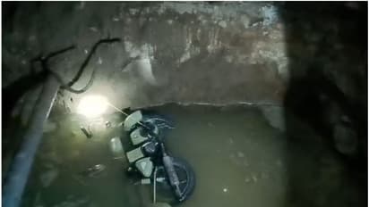 റോഡിന് കുറുകെ കാന നിർമാണത്തിനായി എടുത്ത കുഴിയിൽ ബുള്ളറ്റ് വീണു, യാത്രികന് പരിക്കേറ്റു 