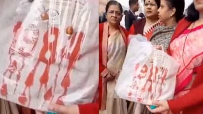 BJP MP Aparajita Sarangi carries '1984' tote bag to Parliament, gifts it to Priyanka Gandhi (WATCH)