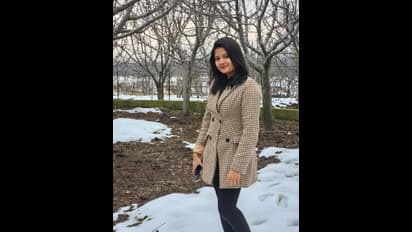 ஹீரோயின்களையே அழகில் ஓவர் டேக் செய்யும் இயக்குனர் நெல்சன் திலீப் குமார் மனைவி மோனிஷா; போட்டோஸ்!