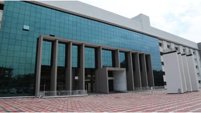 800ലേറെ കിടക്കകൾ, 8.64 ലക്ഷം ചതുരശ്ര അടിയിൽ എറണാകുളത്തെ സൂപ്പർ സ്പെഷ്യാലിറ്റി ബ്ലോക്ക്; ഉദ്ഘാടനം മെയ് മാസത്തിൽ