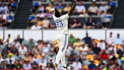 ஆஸி. பேட்ஸ்மேன்கள் எச்சரிக்கையா இருங்க அவரு சாதாரண ஆள் இல்ல, இடது கை அக்ரம்: பும்ரா குறித்து முன்னாள் பிரபலம்