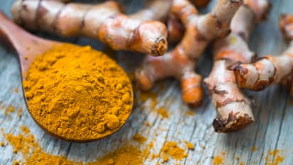 மஞ்சளில் கொட்டிக்கிடக்கும் நன்மைகள்! ஆனால் ஒரு நாளைக்கு இவ்வளவு தான் சாப்பிடணும்!