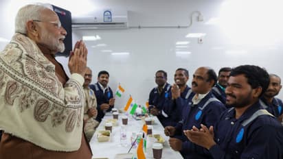 ಕುವೈತ್‌ನಲ್ಲಿರುವ ಭಾರತೀಯ ಕಾರ್ಮಿಕರ ಭೇಟಿಯಾದ ಪ್ರಧಾನಿ ಮೋದಿ: ಫೋಟೋಗಳು