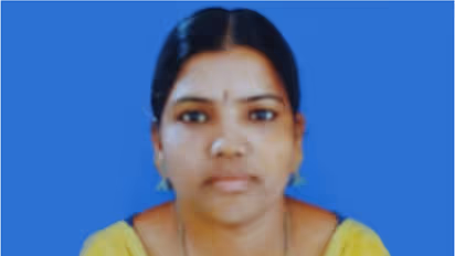 അതിദാരുണം; മകനൊപ്പം കുടിവെള്ളം ശേഖരിക്കാൻ പോയ യുവതി വള്ളം മറിഞ്ഞ് മരിച്ചു, സംഭവം കൊല്ലം പുത്തൻതുരുത്തിൽ