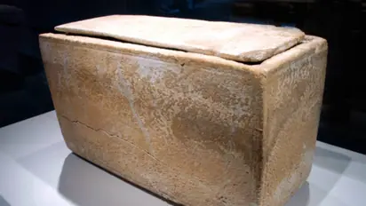2000-year-old bone box linked to Jesus' brother found in Israel displayed in US [See PICS]