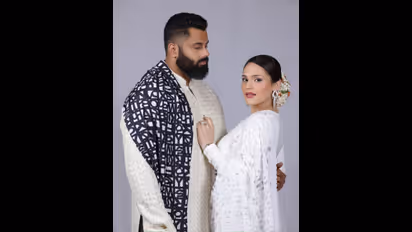 ಮಸ್ತ್ ಆಗಿದೆ ಅಪ್ಪ -ಅಮ್ಮನಾಗಿ ಭಡ್ತಿ ಪಡೆದಿರೋ ಅಭಿಷೇಕ್- ಅವಿವಾ ಫೋಟೊ ಶೂಟ್