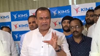 అల్లు అర్జున్ మా టార్గెట్ కాదు, దాడులు చేస్తే సహించం, ఇండస్ట్రీ ఇక్కడే ఉంటుందిః మంత్రి కోమటిరెడ్డి క్లారిటీ