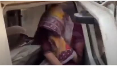 പ്രണയത്തിൽ നിന്ന് പിന്മാറി, വിളിച്ചുവരുത്തിയ ശേഷം യുവാവിന്റെ ജനനേന്ദ്രിയം മുറിച്ച് യുവതി; സംഭവം യുപിയിൽ