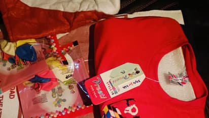 ഈ കുഞ്ഞുപൊതിയുടെ വരവും കാത്ത് ഏതോ കുഞ്ഞു കൈകൾ കാത്തിരിപ്പുണ്ട്, ഇത് ആ കൈകളിൽ എത്തിക്കണം! ശ്രദ്ധ നേടി കുറിപ്പ്