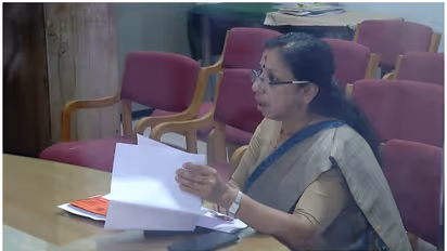 'കസേര കളി' അവസാനിച്ചു; സർക്കാർ പുതിയ ഉത്തരവ് ഇറക്കി; ഡോ. ആശാദേവി ഡിഎംഒ ആയി ചുമതലയേറ്റു