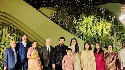 பிவி சிந்து திருமண விழா : மகளுடன் மாஸ் எண்ட்ரி கொடுத்த அஜித் - வைரலாகும் போட்டோஸ்