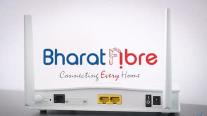 உங்களுக்கெல்லாம் மனசாட்சியே இல்லையா? 19,000 பணியாளர்களை வீட்டுக்கு அனுப்ப அரசு முடிவு