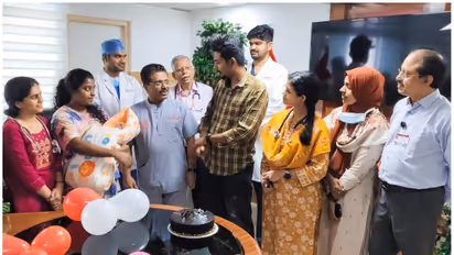 ലോകത്ത് ആദ്യം, കേരളത്തിന് അഭിമാനം; 935 ഗ്രാം മാത്രം ഭാരമുള്ള കുഞ്ഞിന് അത്യപൂർവ ഹൃദയ ശസ്ത്രക്രിയ വിജയകരം 