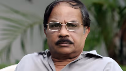 'എം.ടിയുടെ വിയോഗം ഭാരതീയ സാഹിത്യത്തിനും തീരാനഷ്ടം'; അനുശോചിച്ച് ഗവർണർ ആരിഫ് മുഹമ്മദ് ഖാൻ