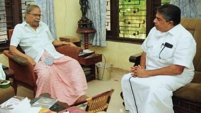 'സാംസ്‌കാരികമണ്ഡലത്തിൽ വെളിച്ചംപകർന്നു കത്തിയ വിളക്കാണ് അണഞ്ഞത്'; എം.ടിക്ക് ആദരാഞ്ജലികളര്‍പ്പിച്ച് സജി ചെറിയാൻ