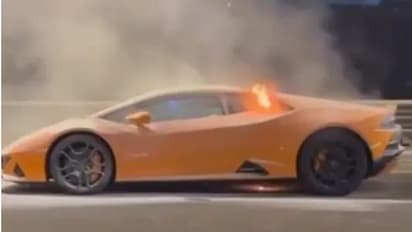 റോഡിൽ തീപിടിച്ച് ലംബോർഗിനി; ഈ വിലയ്ക്ക് ഇത്രയേ ഉള്ളോയെന്ന് പ്രമുഖ വ്യവസായിയുടെ കമന്റ്