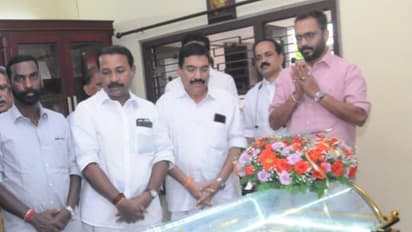 മലയാളത്തിന്റെ വാക്കും മനസുമായിരുന്നു എംടിയെന്ന രണ്ടക്ഷരം, പകരം വെക്കാനില്ലാത്ത അതുല്യ പ്രതിഭ: കെ സുരേന്ദ്രൻ