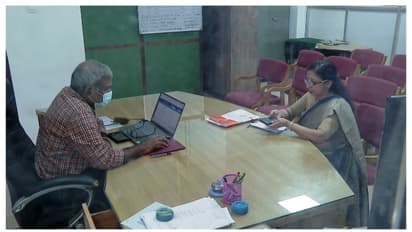 തീരാത്ത കസേര തർക്കം: കോഴിക്കോട് ഡിഎംഒ ആയി ഡോ. രാജേന്ദ്രൻ തുടരും; ഡോ. ആശാദേവിയുടെ നിയമന ഉത്തരവിന് സ്റ്റേ