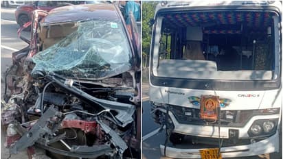 പുനലൂർ - മൂവാറ്റുപുഴ സംസ്ഥാനപാതയിൽ ശബരിമല തീർത്ഥാടകരുടെ ബസ്സും കാറും കൂട്ടിയിടിച്ച് അപകടം; 4 പേർക്ക് പരിക്ക്