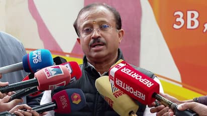 ഗവർണറെ യാത്രയാക്കാൻ സർക്കാർ പ്രതിനിധി ചെല്ലാതിരുന്നതിനെ ലജ്ജാകരമെന്ന് വി മുരളീധരൻ