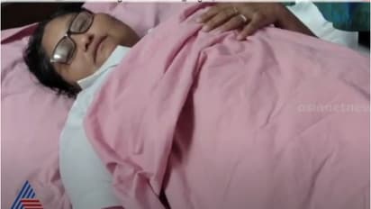 'അവധി നൽകാതെ മാനസിക പീഡനം'; ഇരിഞ്ഞാലക്കുട ജനറല്‍ ആശുപത്രിയില്‍ ഡെ. നഴ്‌സിങ് സൂപ്രണ്ടിന്റെ ആത്മഹത്യ ശ്രമം