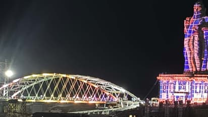 கடல் நடுவே பிரம்மாண்டம்; கன்னியாகுமரி கண்ணாடி பாலத்தின் சிறப்புகள் என்ன?; பொதுமக்கள் எப்போது அனுமதி?