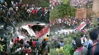 दुर्घटना: नदीत कोसळलेला ट्रक, ६० जणांचा मृत्यू