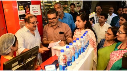 10,000 മുതൽ ഒരു ലക്ഷം വരെ പിഴ, ഇക്കാര്യത്തിൽ ഇനി വിട്ടുവീഴ്ചയില്ലെന്ന് മന്ത്രി; വലിച്ചെറിയൽ വിരുദ്ധ വാരാചരണം