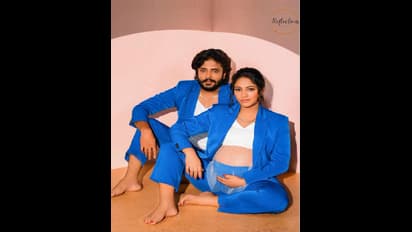 ಬೇಬಿ ಬಂಪ್ ಫೋಟೊಶೂಟ್ ಮೂಲಕ ಹೊಸವರ್ಷದ ಶುಭ ಕೋರಿದ ಹರಿಪ್ರಿಯಾ - ವಸಿಷ್ಠ ಸಿಂಹ 