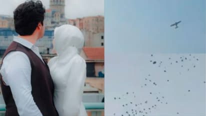 पाकिस्तानी वराने हेलिकॉप्टरने सासरीवर पैशांचा पाऊस पाडला