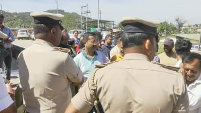 ಕೊಡಗಿನಲ್ಲಿ ತಣ್ಣಗಾಗದ ವಸ್ತ್ರ ಸಂಹಿತೆ ದಂಗಲ್ ಕಿಚ್ಚು; ಎರಡು ಸಮುದಾಯ ಸಾಮಾಜಿಕ ಜಾಲತಾಣದಲ್ಲಿ ಪರಸ್ಪರ ನಿಂದನೆ