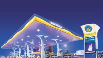 பெட்ரோல் பங்க்கில் இத்தனை இலவச வசதிகள் இருக்கா? மறக்காம நோட் பண்ணுங்க!