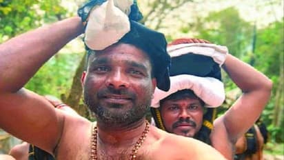 ರಾಯಚೂರು: ಮಾಲೆ ಧರಿಸಿ ಅಯ್ಯಪ್ಪ ಸ್ವಾಮಿ ದರ್ಶನ ಪಡೆದ ಮುಸ್ಲಿಂ ವ್ಯಕ್ತಿ!