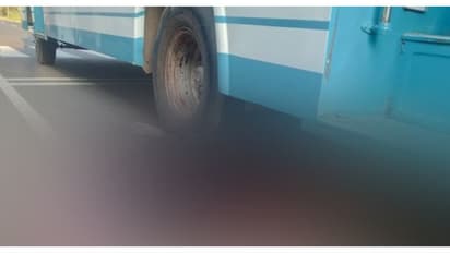 ബസിൽ നിന്ന് ഇറങ്ങുന്നതിനിടെ വീണു; കാലിലൂടെ ബസ് കയറി ചികിത്സയിലായിരുന്ന വയോധിക മരിച്ചു