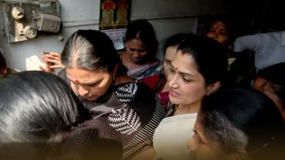 மதுரையில் தடையை மீறி பேரணி; நடிகை குஷ்பு உள்ளிட்ட பாஜகவினர் கைது