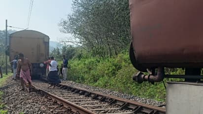 ഗുരുവായൂരിൽ നിന്ന് മധുരയിലേക്ക് പോയ ട്രെയിനിൻ്റെ ബോഗികൾ വേർപെട്ടു; സംഭവം ആര്യങ്കാവ് സ്റ്റേഷന് സമീപം, അപായമില്ല