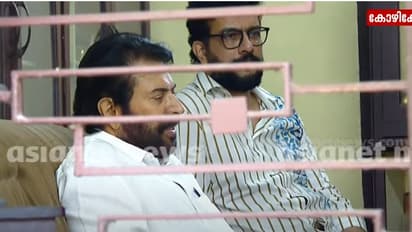 'മറക്കാന്‍ കഴിയാത്തത് കൊണ്ടല്ലേ വന്നത്. അത്രയേ പറയാനുള്ളൂ': എംടിയുടെ വീട്ടില്‍ എത്തി മമ്മൂട്ടി