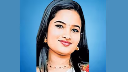 'ഇനി വാണി തിരിച്ചു വരില്ല'; റോഡ് ക്രോസ് ചെയ്യുന്നതിനിടെ കാറിടിച്ചു, 15 മാസം ബോധമില്ലാതെ, ഒടുവിൽ ദാരുണാന്ത്യം