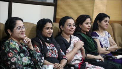 'ചിലങ്കയുടെ ശബ്ദം, കര്ട്ടൻ, ചെസ്റ്റ്നമ്പർ വിളിക്കൽ'; കലോത്സവകാലം ഓര്ത്തുപോകുന്നുവെന്ന് മന്ത്രി വീണ ജോര്ജ്